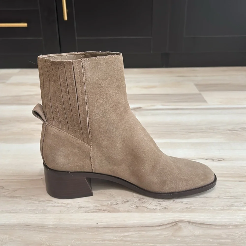 Dolce Vita Linny Leather H2O Bootie - Picture 5 of 10